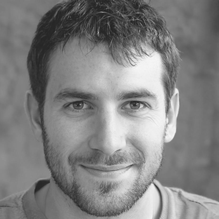 Retrato profesional de Iñaki Urmeneta, especialista en educación financiera práctica